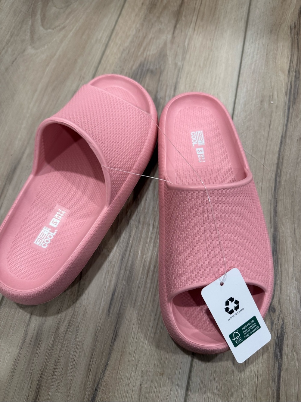 32 Degrees Pink Textured Slide Sandals